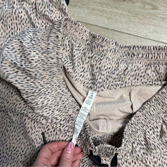 Lululemon Step Lively Crop Jogger Pant‎ Dottie Dash Grain Black 8 - Picture 9 of 9